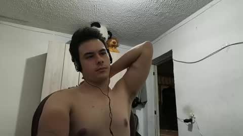 Snapshot of redsoul951869 chatting on 03-08-25, 03:06 RedsoulReaver online show from 03-08-25, 03:06