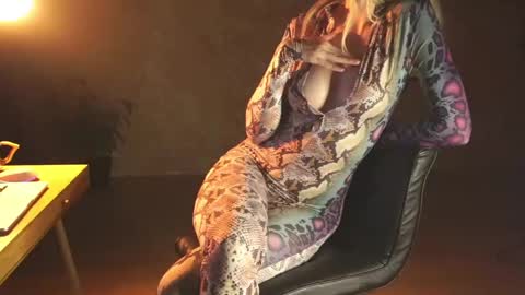 Red online show from 12-21-24, 07:38