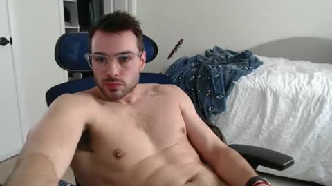 redstar461163 online show from 05-12-26, 07:44