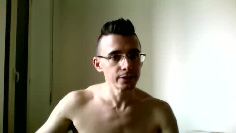 Snapshot of redstep0 chatting on 09-12-25, 12:05 redstep0 online show from 09-12-25, 12:05