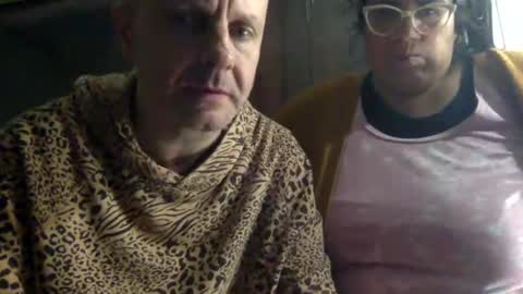 Snapshot of redwinelipss chatting on 10-28-25, 04:27 redwinelipss online show from 10-28-25, 04:27