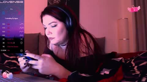 Snapshot of redyari chatting on 01-31-25, 10:42 Red online show from 01-31-25, 10:42