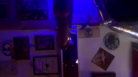 Snapshot of reeferleefer chatting on 09-28-25, 01:16 Lee online show from 09-28-25, 01:16