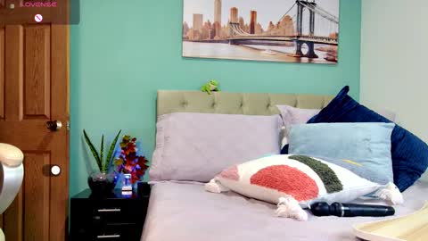 Yanella online show from 11-08-25, 12:22