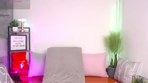 regina1819 online show from 04-25-26, 01:19