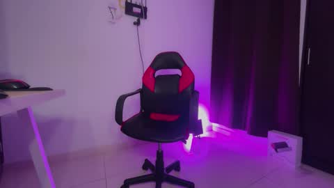 Snapshot of regina_mills_milk chatting on 01-09-26, 01:52 regina_mills_milk online show from 01-09-26, 01:52