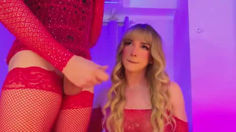 Snapshot of reginarose chatting on 11-27-25, 01:18 reginarose online show from 11-27-25, 01:18