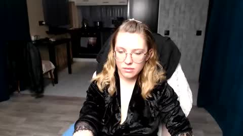 Regina online show from 09-20-25, 12:00