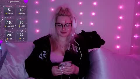 reiannmay online show from 03-12-26, 04:51