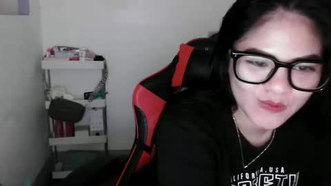 reign2525 online show from 12-16-25, 01:38