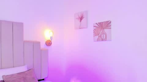 Snapshot of reikaminato chatting on 09-17-25, 12:29 Reika  online show from 09-17-25, 12:29