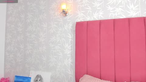 Snapshot of reikaminato chatting on 09-26-25, 03:27 Reika  online show from 09-26-25, 03:27