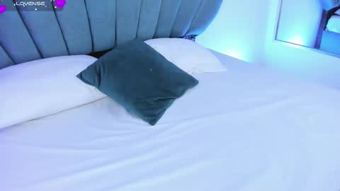 Snapshot of reikaminato chatting on 10-14-25, 04:41 Reika  online show from 10-14-25, 04:41