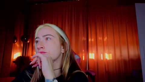 Snapshot of reina_cummings chatting on 11-01-25, 06:59 reina cummings online show from 11-01-25, 06:59