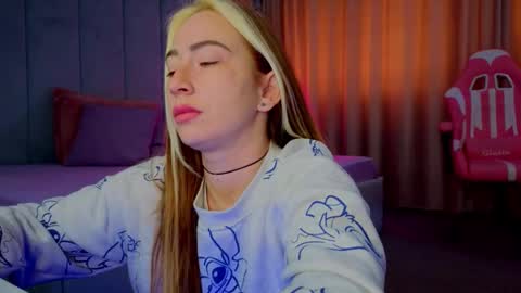 Snapshot of reina_cummings chatting on 11-06-25, 07:31 reina cummings online show from 11-06-25, 07:31