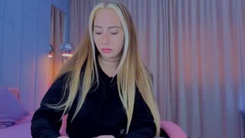 Snapshot of reina_cummings chatting on 11-09-25, 06:44 reina cummings online show from 11-09-25, 06:44