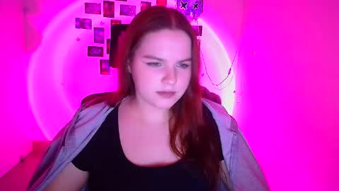 Reina online show from 02-06-26, 12:41