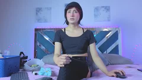 reiv_femboy online show from 11-03-25, 11:59
