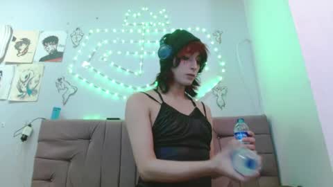 reiv_femboy online show from 04-16-26, 03:07
