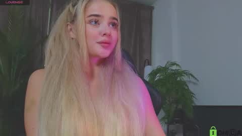 Snapshot of relax_time_ chatting on 09-11-25, 04:40 Anna online show from 09-11-25, 04:40