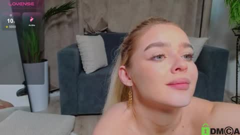 Snapshot of relax_time_ chatting on 09-26-25, 03:27 Anna online show from 09-26-25, 03:27