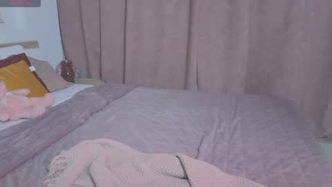 Snapshot of relax_time_ chatting on 09-27-25, 01:38 Anna online show from 09-27-25, 01:38