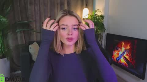 Snapshot of relax_time_ chatting on 10-24-25, 12:01 Anna online show from 10-24-25, 12:01