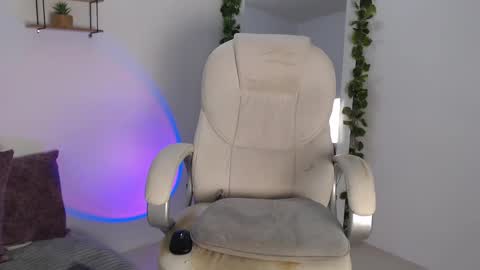 Erika online show from 12-05-24, 02:09