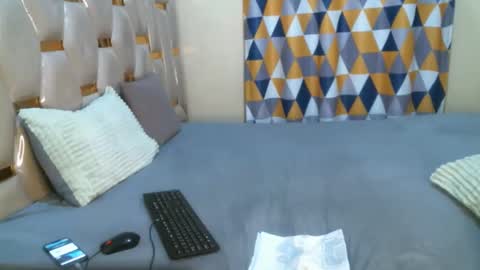 remmyqueen online show from 04-01-26, 01:41