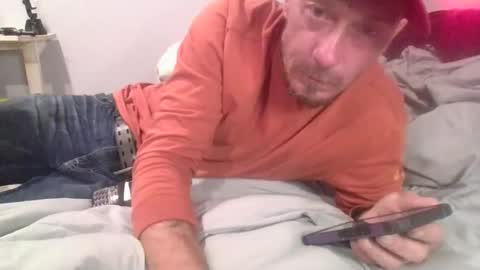 Snapshot of remshotdt chatting on 11-19-25, 05:18 remshotdt online show from 11-19-25, 05:18