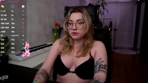 Snapshot of remywild chatting on 02-16-25, 06:10 RemyWild online show from 02-16-25, 06:10