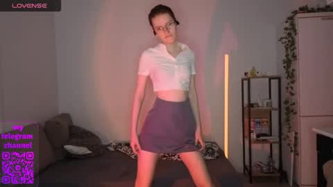 Claire online show from 04-23-26, 06:32