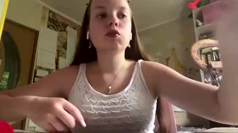 Snapshot of renaeorabuena chatting on 06-15-26, 08:05 Annabel online show from 06-15-26, 08:05