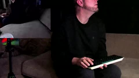 Snapshot of renascentpro chatting on 01-20-25, 06:31 renascentpro online show from 01-20-25, 06:31