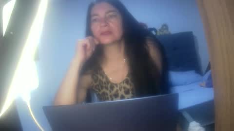 Snapshot of renata_hot1 chatting on 11-21-25, 11:03 renata_hot1 online show from 11-21-25, 11:03