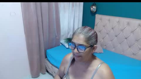 renata_milf_ online show from 10-21-25, 11:44