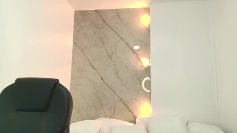 Snapshot of renata_reyes11 chatting on 03-04-25, 04:49 Renata online show from 03-04-25, 04:49