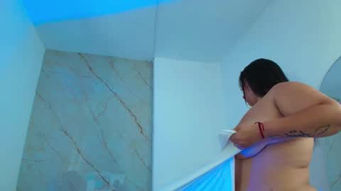 Snapshot of renata_reyes11 chatting on 03-07-25, 10:45 Renata online show from 03-07-25, 10:45