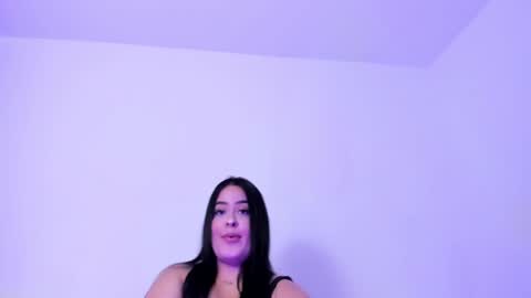 Snapshot of renata_reyes11 chatting on 09-15-25, 09:48 Renata online show from 09-15-25, 09:48