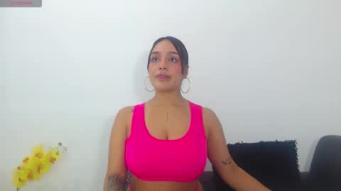 Snapshot of renatabrownn28 chatting on 05-28-26, 04:32 renatabrownn28 online show from 05-28-26, 04:32