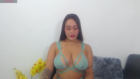 Snapshot of renatabrownn28 chatting on 05-31-26, 05:09 renatabrownn28 online show from 05-31-26, 05:09