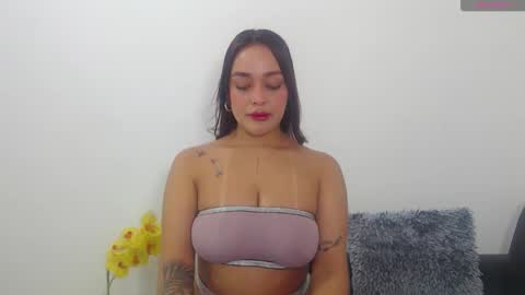 Snapshot of renatabrownn28 chatting on 06-07-26, 04:22 renatabrownn28 online show from 06-07-26, 04:22