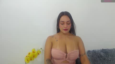 Snapshot of renatabrownn28 chatting on 06-10-26, 03:39 renatabrownn28 online show from 06-10-26, 03:39