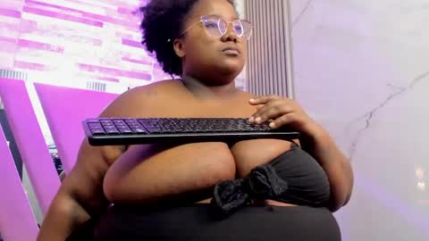 Snapshot of renatafoxter chatting on 04-29-26, 11:58 nataly online show from 04-29-26, 11:58