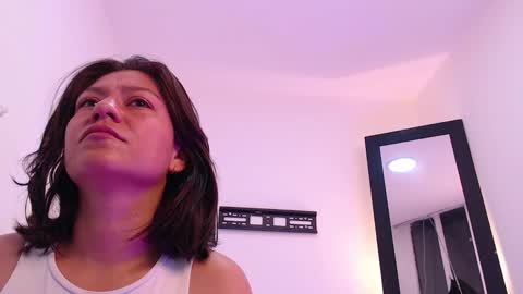 Snapshot of renataj chatting on 11-29-25, 09:34 renataj online show from 11-29-25, 09:34