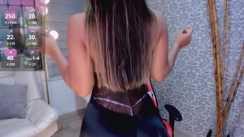 Snapshot of renatareyes chatting on 02-08-25, 01:11 Renata Reyes online show from 02-08-25, 01:11