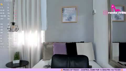 Snapshot of renataruiz_rr chatting on 06-10-26, 12:04 online show from 06-10-26, 12:04