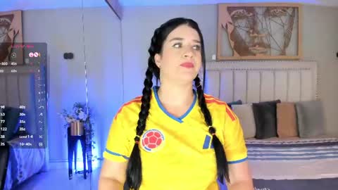 Snapshot of renataruiz_rr chatting on 06-23-26, 12:03 online show from 06-23-26, 12:03