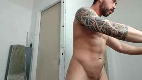 Snapshot of renatocavedon1 chatting on 10-30-25, 02:40 renatocavedon1 online show from 10-30-25, 02:40