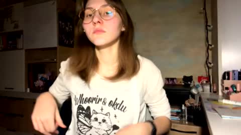 Mia online show from 02-10-26, 04:33